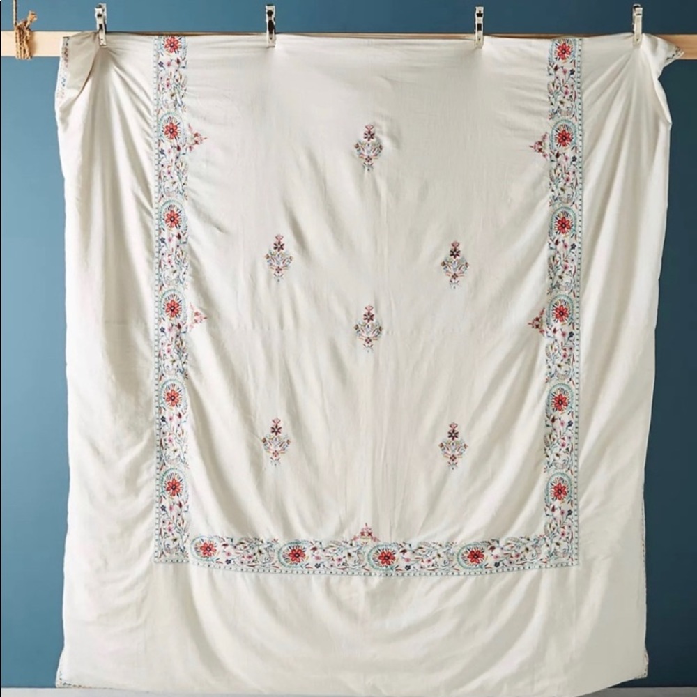 Anthropologie Embroidered Jordenna Duvet Cover Size Queen Cotton Percale